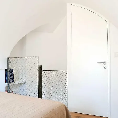 Via Tarantini 3 * Cisternino